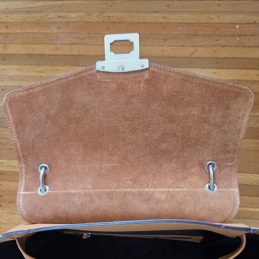 Alberta Di Canio leather Satchel/Tote in lovely Camel color with Silver Hardware - Picture 5 of 7